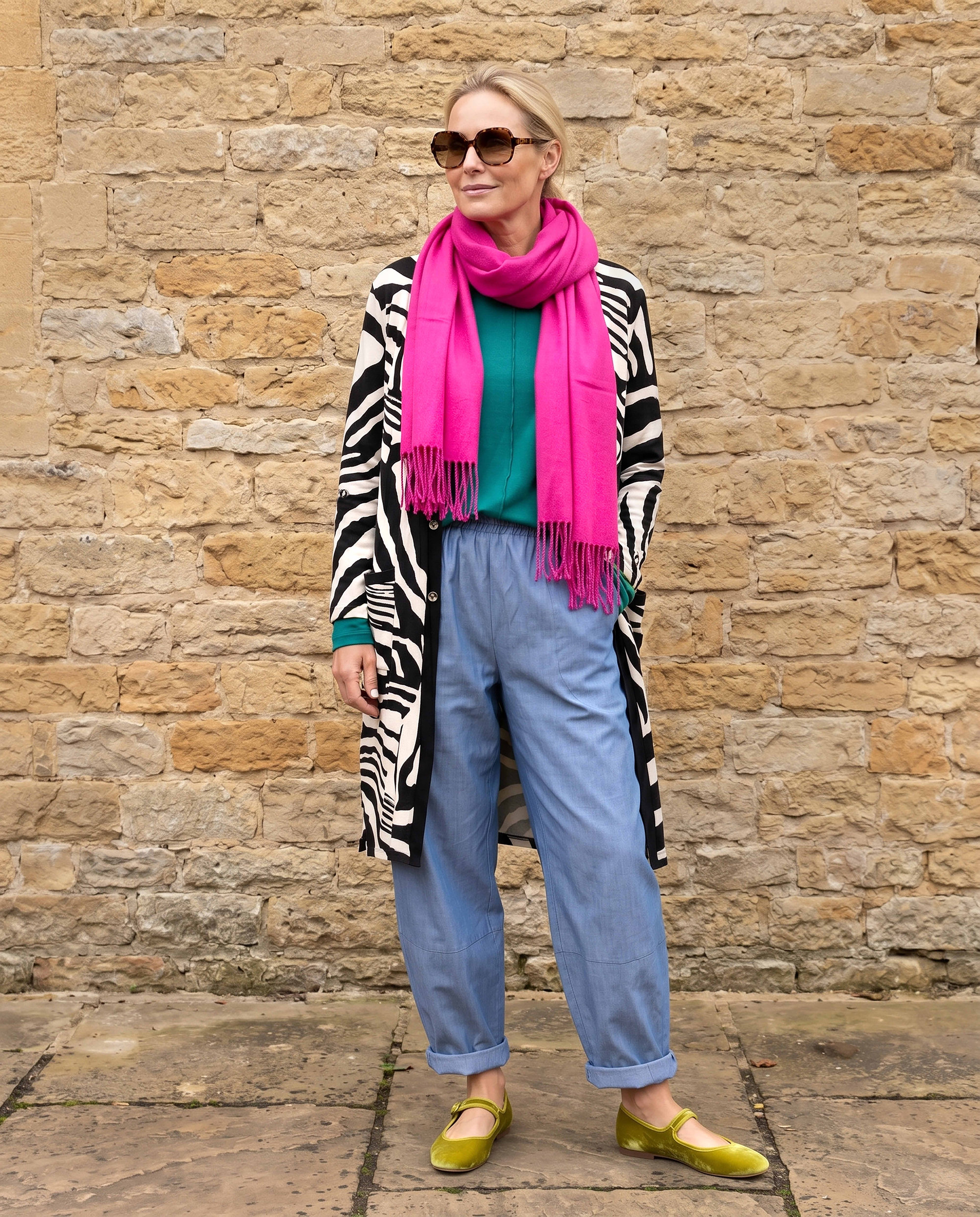 Nicolette cardigan in black Zora print