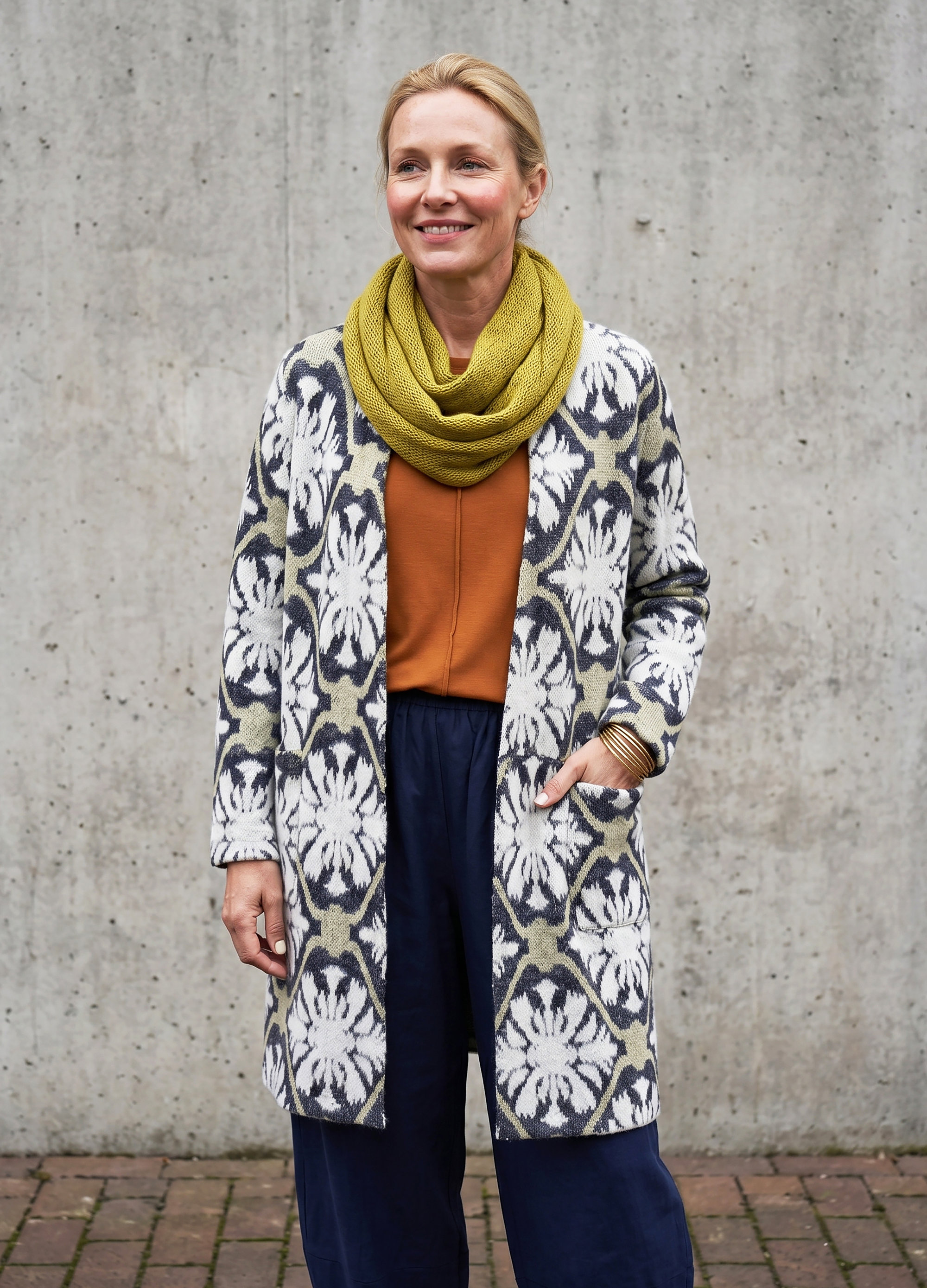 Jessie cardigan in m ilk Royale knit